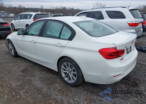 2018 BMW 320I xDrive z USA, uszkodzony, nr VIN WBA8A3C53JA492475